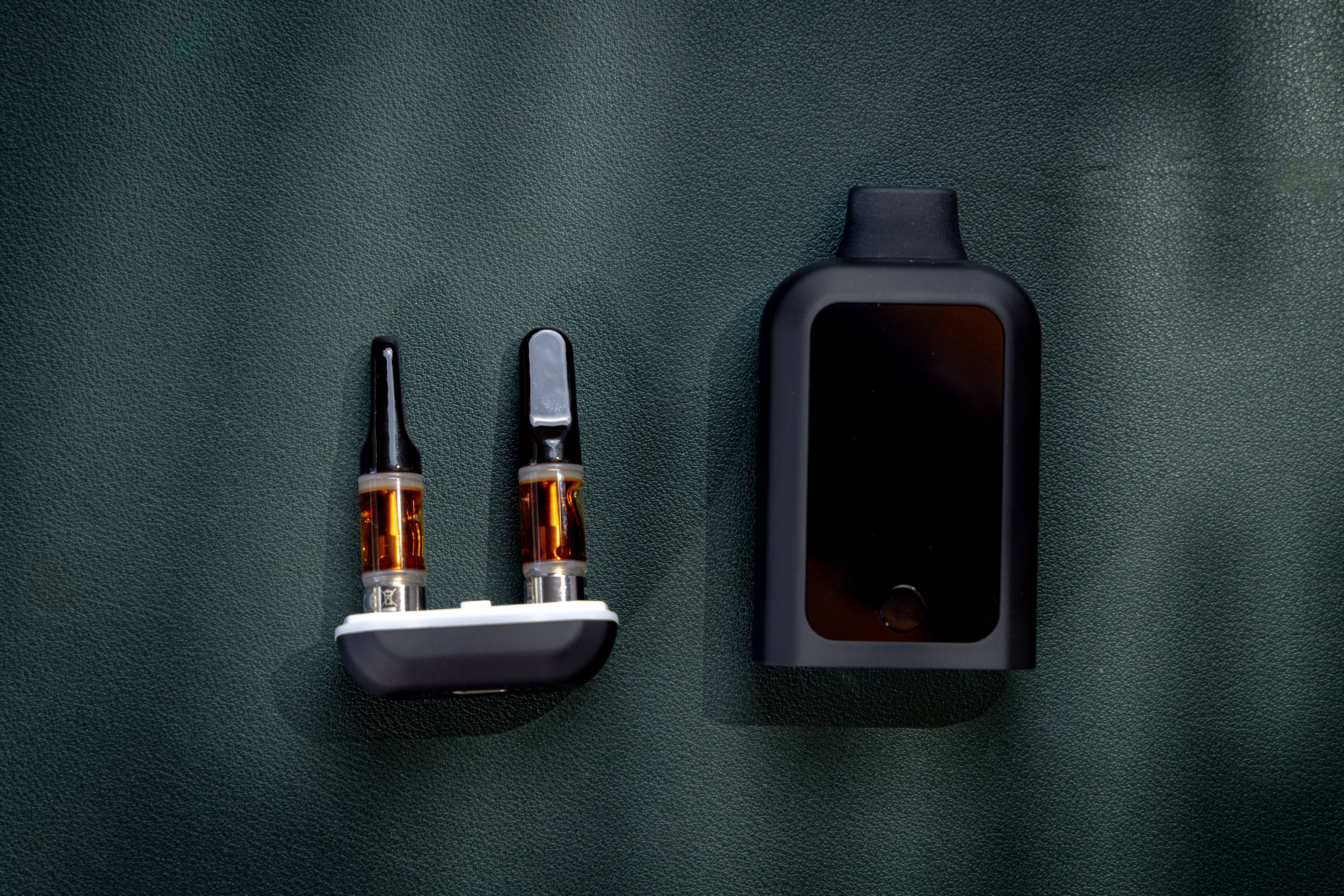 Dual Cart Battery 510 thread discreet medical cannabis battery