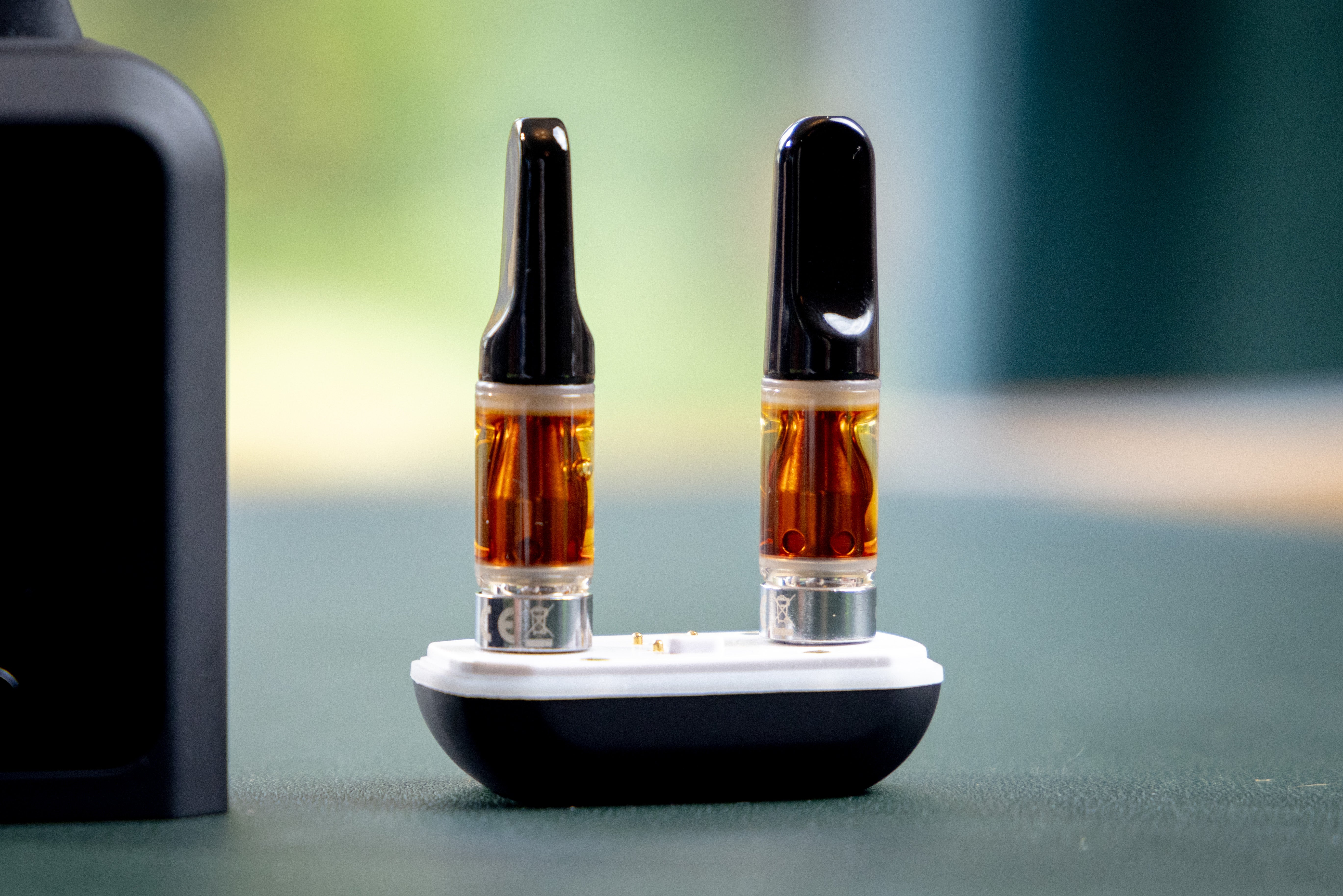 Dual Cart Battery 510 thread discreet medical cannabis battery