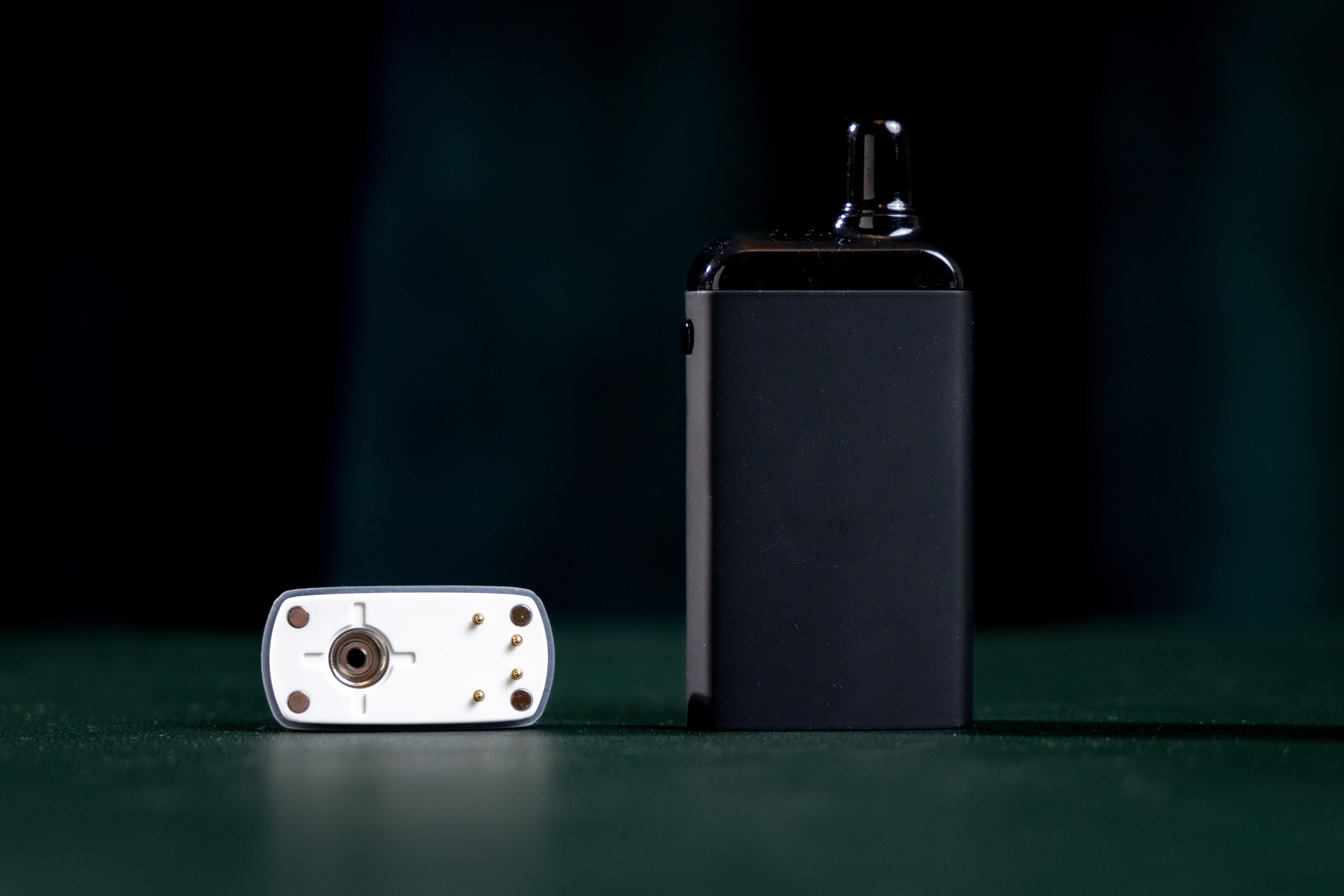 V Daily Discreet Cart Battery 510 thread medical cannabis battery